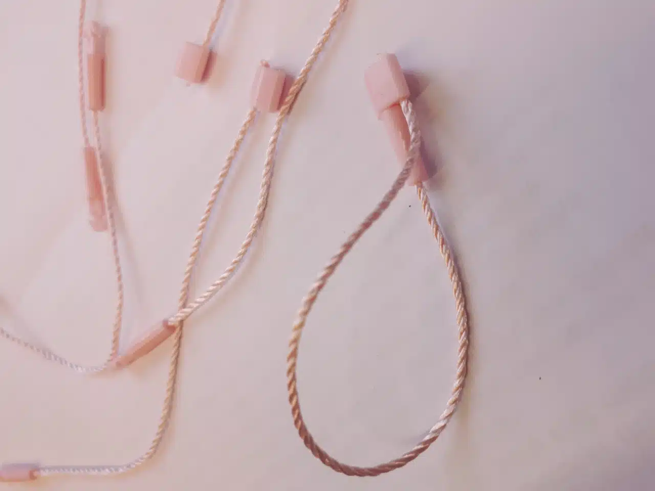 Pastel roze klikboxen met 100 mm touwtje - Per 1000 stuks - Afbeelding 2