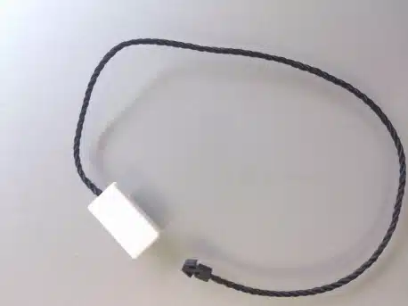 DUO wit klikboxen met zwart touwtje van 160mm lang - verpakt per 1000 stuks - Afbeelding 2