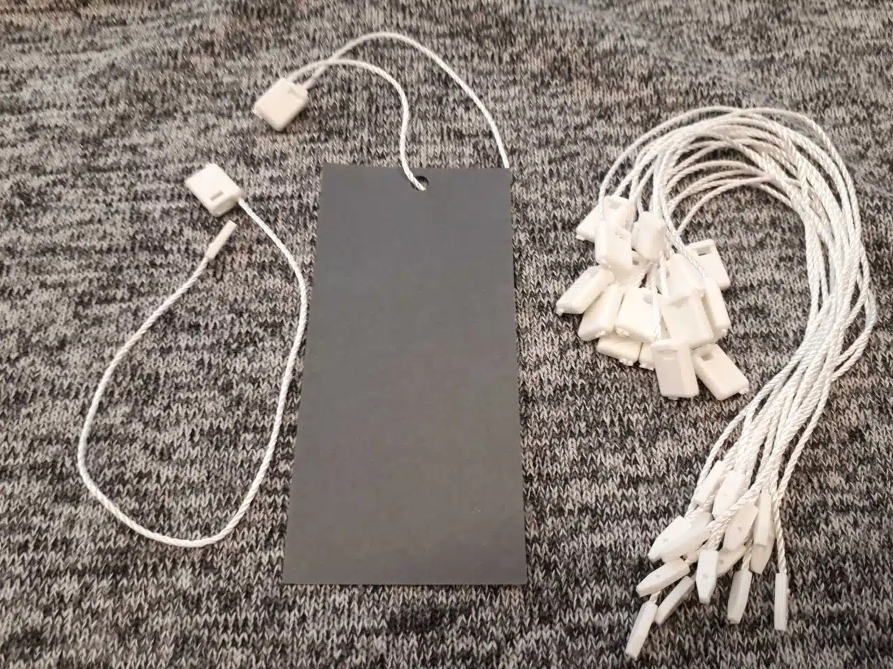 Witte klikboxen met 160mm touwtje - Per 1000 stuks